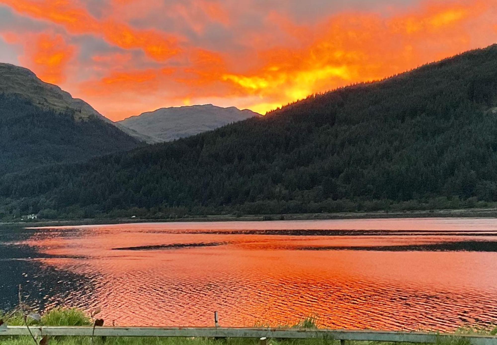 Macleen Cottage Arrochar Exteriör bild